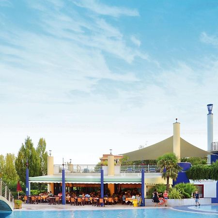 Villaggio Planetarium Resort Bibione Exteriör bild