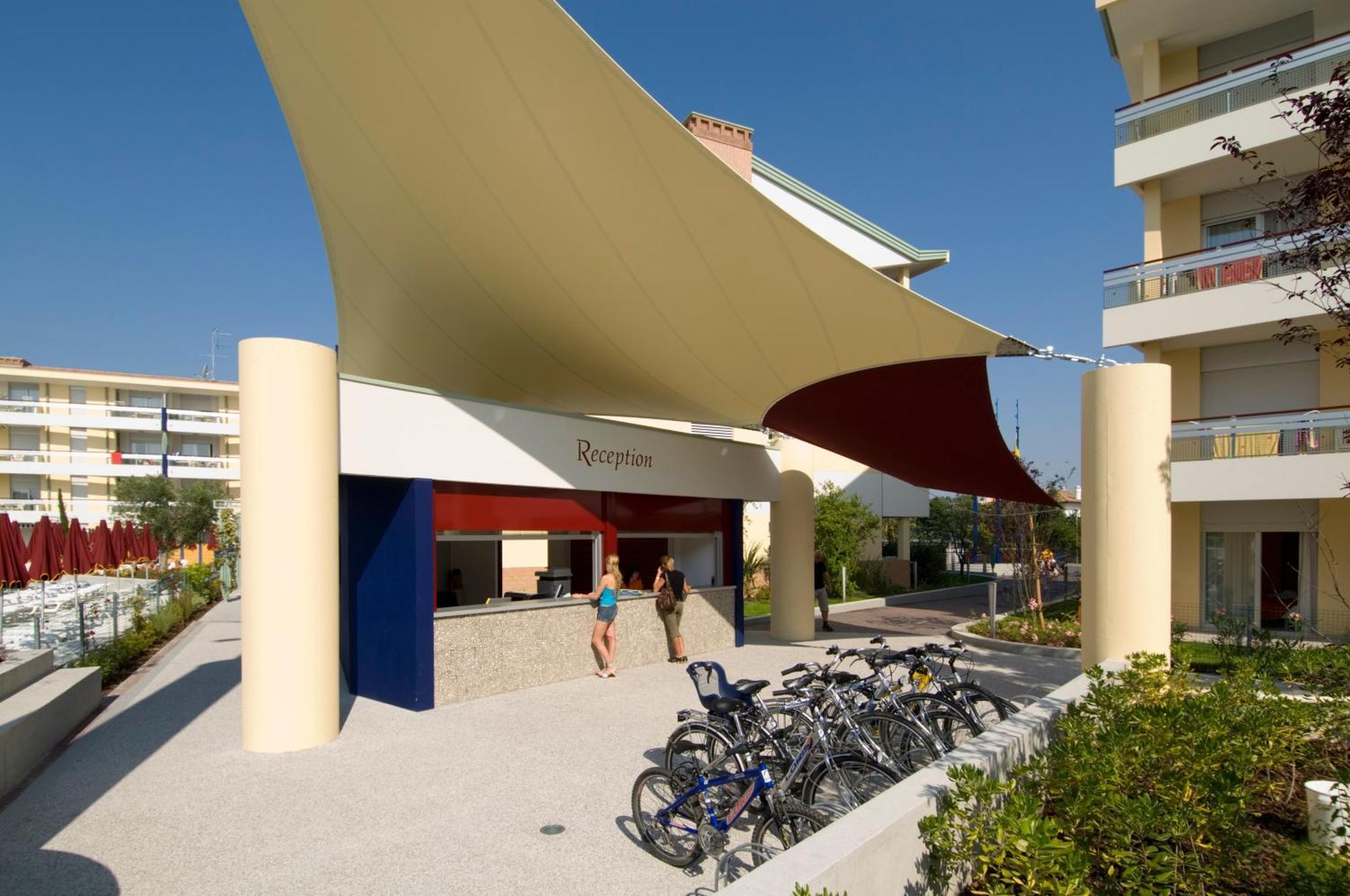 Villaggio Planetarium Resort Bibione Exteriör bild