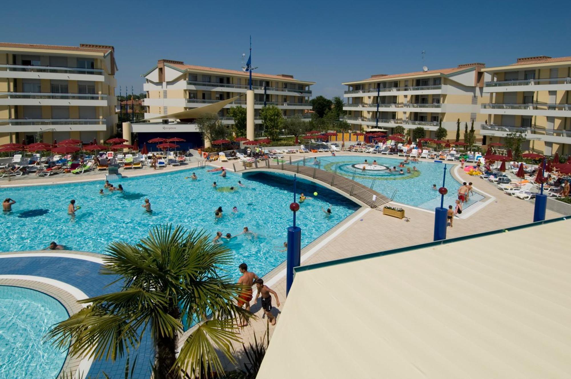 Villaggio Planetarium Resort Bibione Exteriör bild