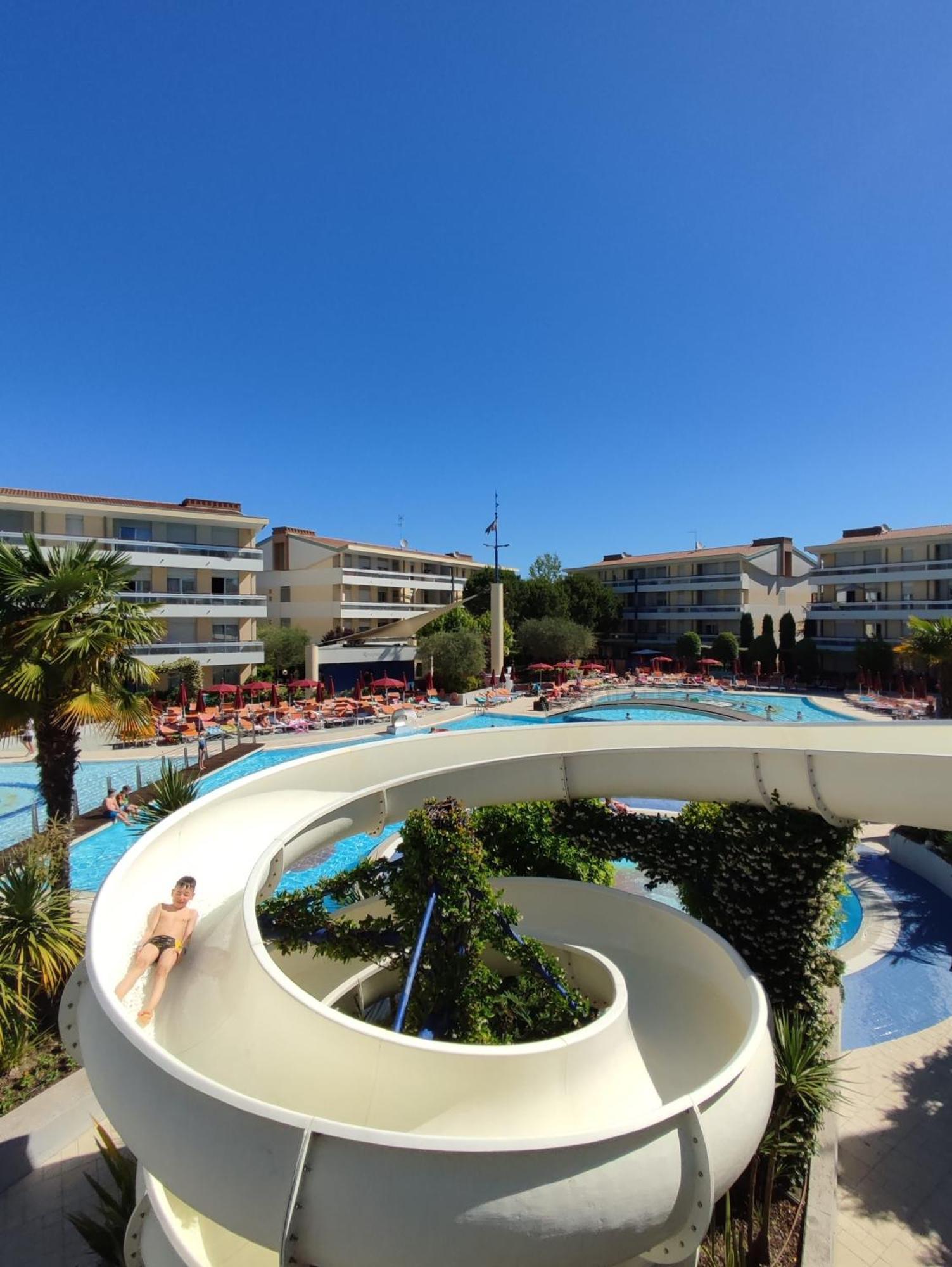 Villaggio Planetarium Resort Bibione Exteriör bild