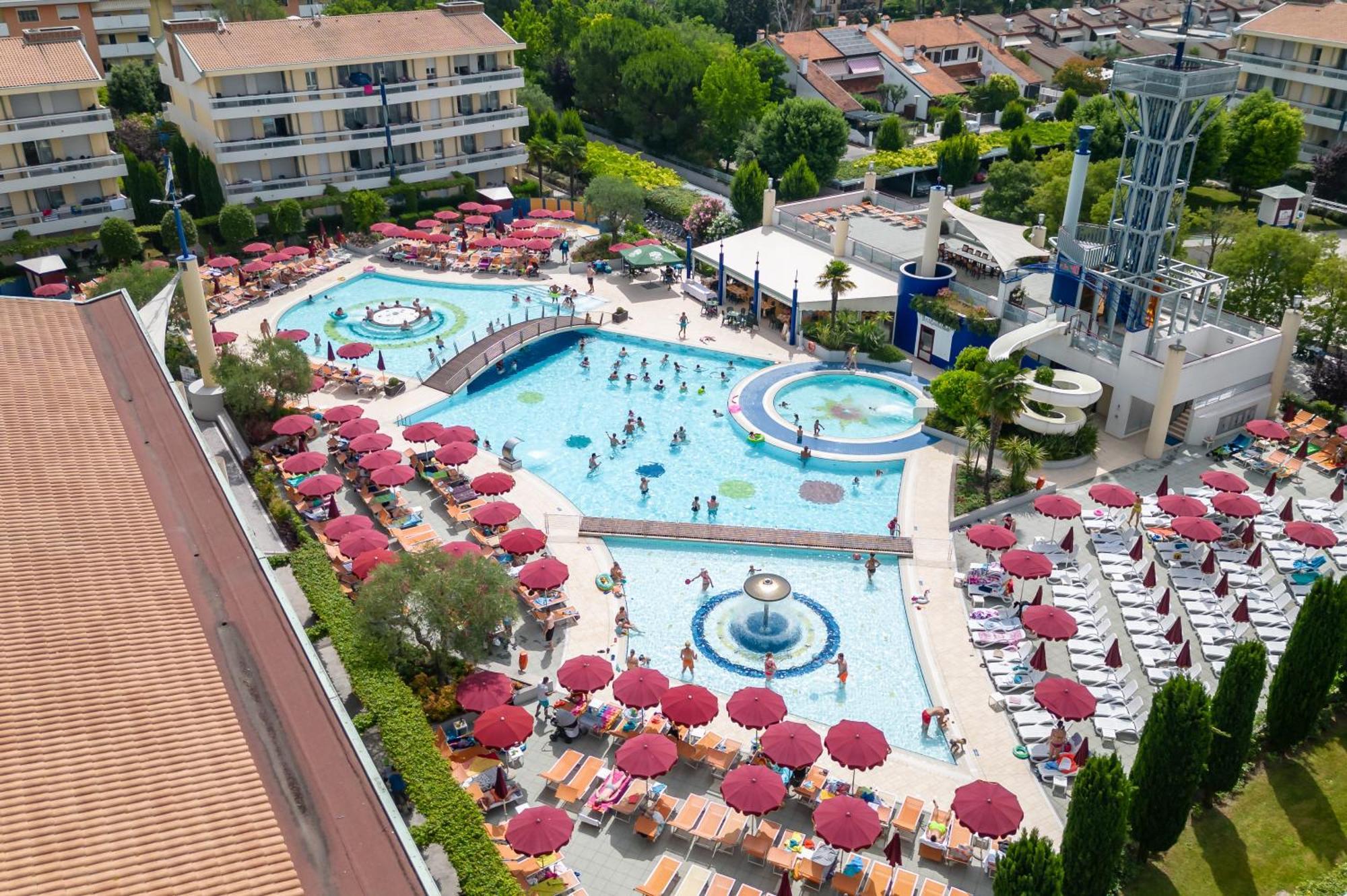 Villaggio Planetarium Resort Bibione Exteriör bild